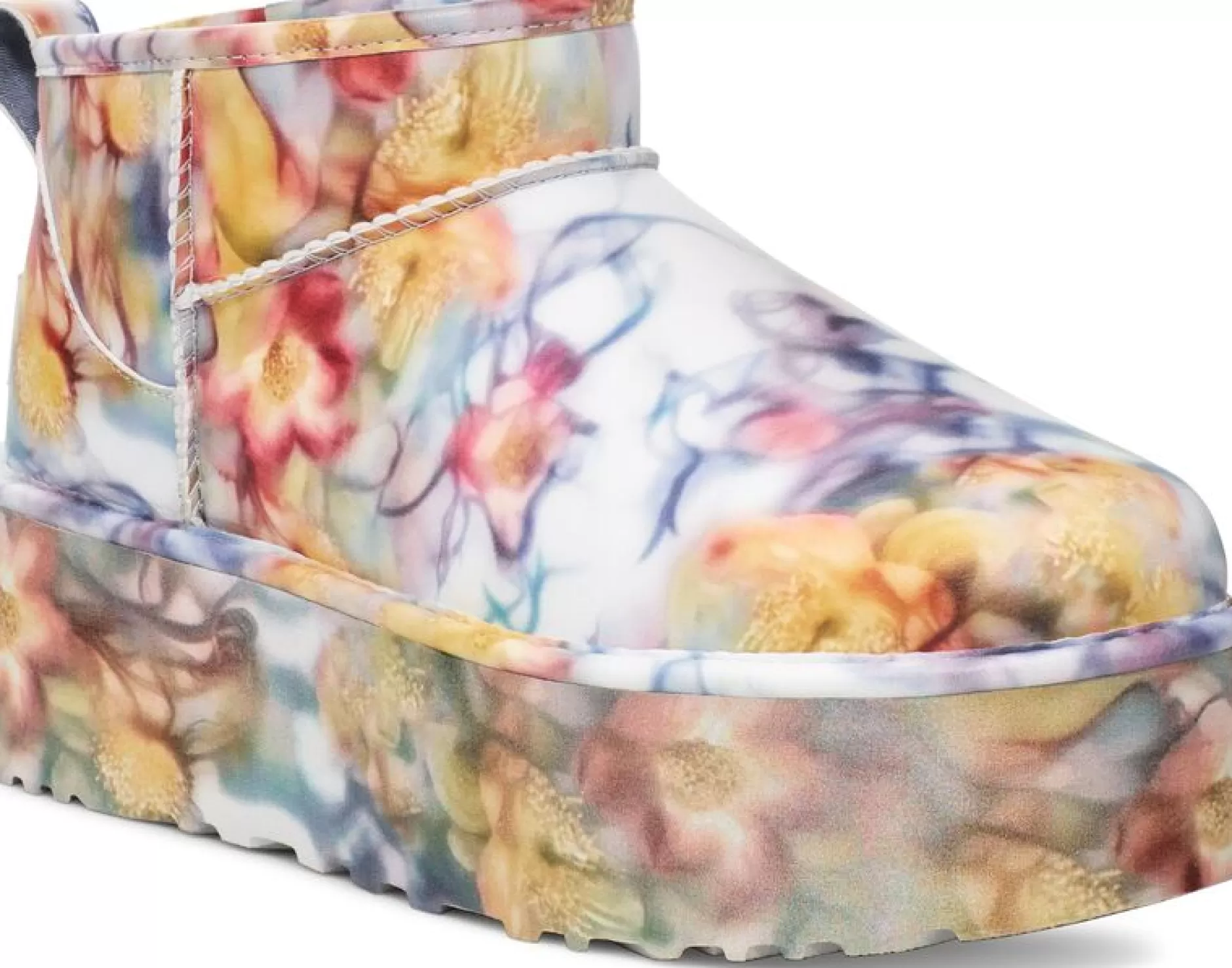 X UGG ULTRA MINI PLATFORM LIGHT | Collina Strada Flash Sale