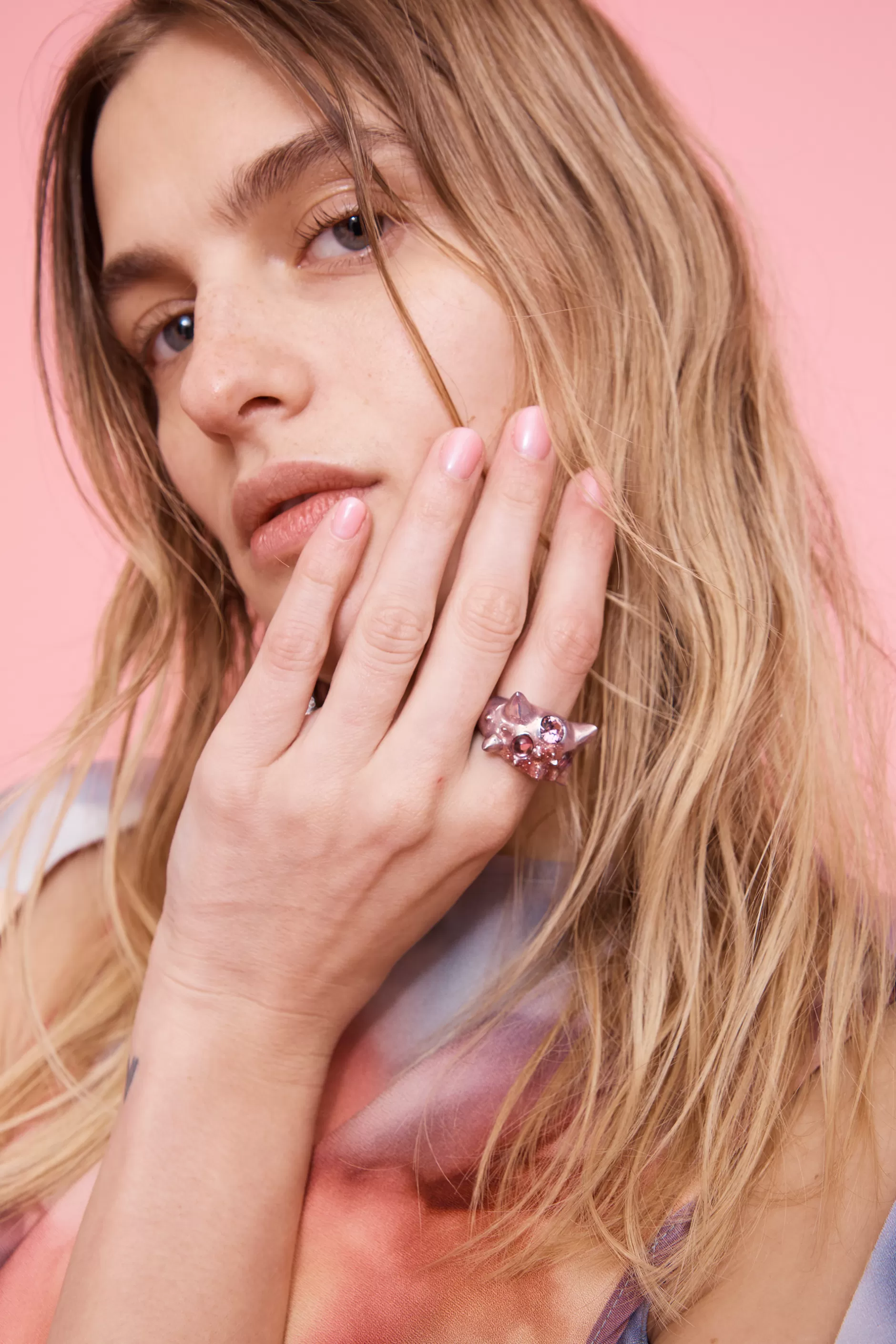 METALLIC PINK ALIEN RING | Collina Strada Online